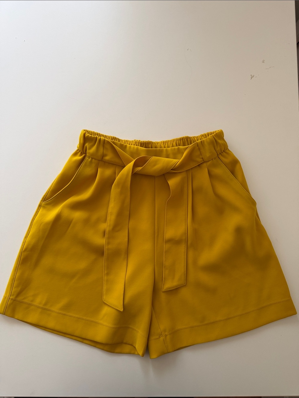 LuluLemon | High-Waist Tie-Belt | Women’s Shorts | in Mustard Yellow | 6